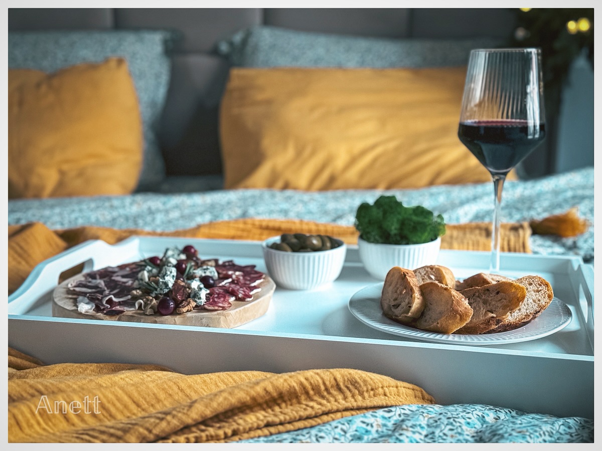 Încă o treabă vine aici